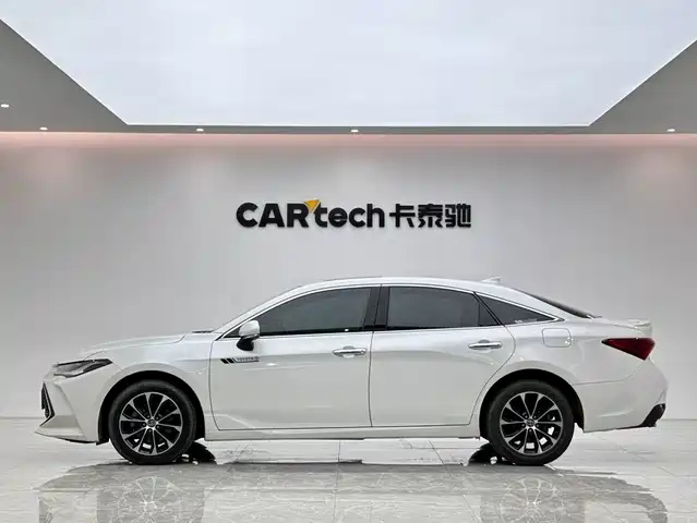 Toyota Avalon 2023 2.5L Luxury Edition — фото 2