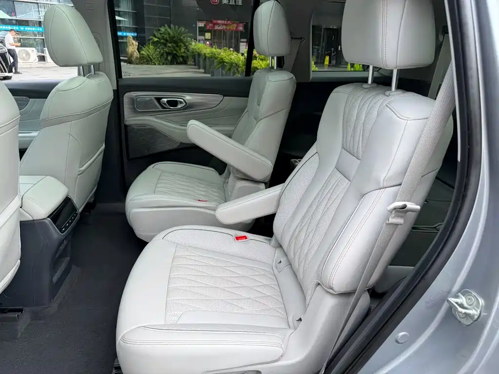 صورة 10 - GAC Trumpchi GS8