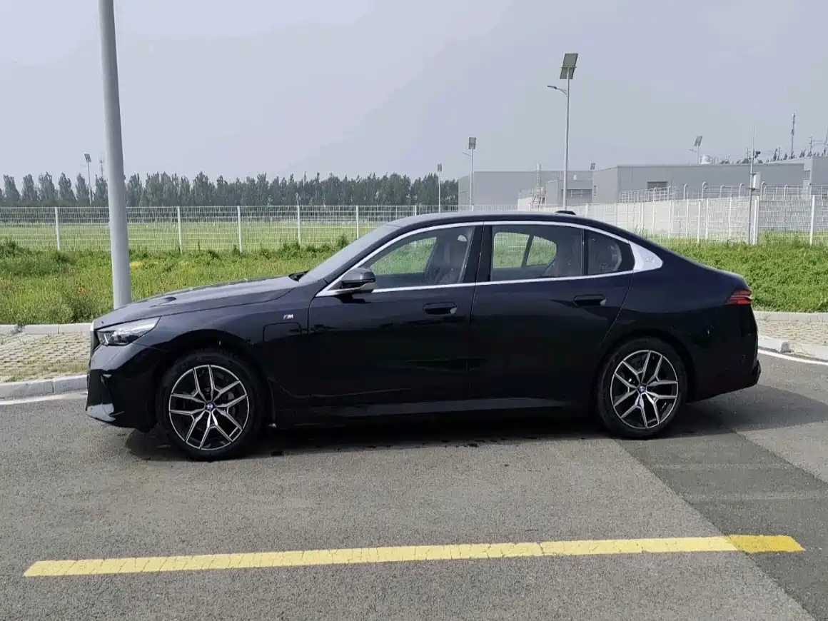BMW i5 2025 2025 eDrive 35L M Sport Package