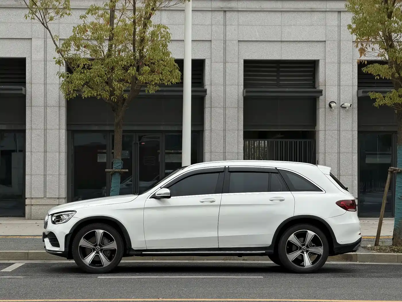 MERCEDES-BENZ GLC