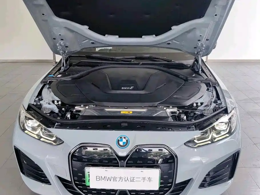 BMW i4 2026 2025 eDrive40