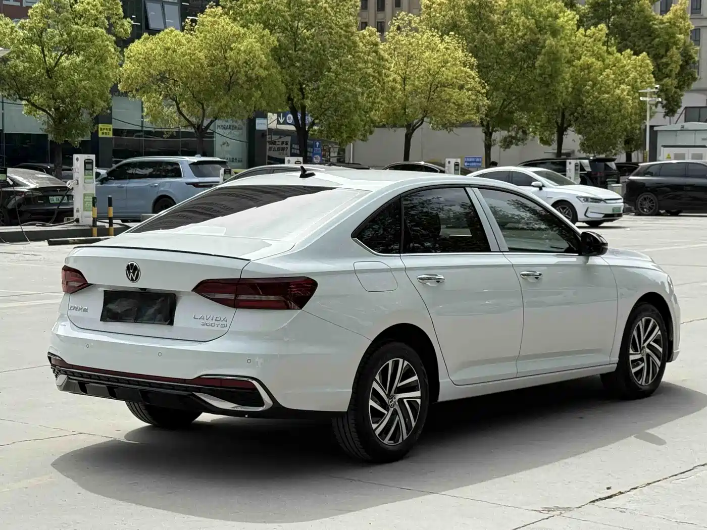 Volkswagen Lavida 2024 Model 300TSI DSG Starlight Leading Edition фото 18