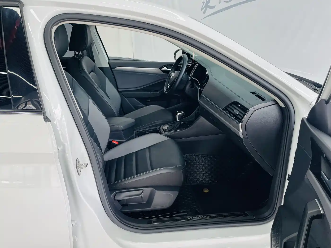 Volkswagen Sagitar, миниатюра 13
