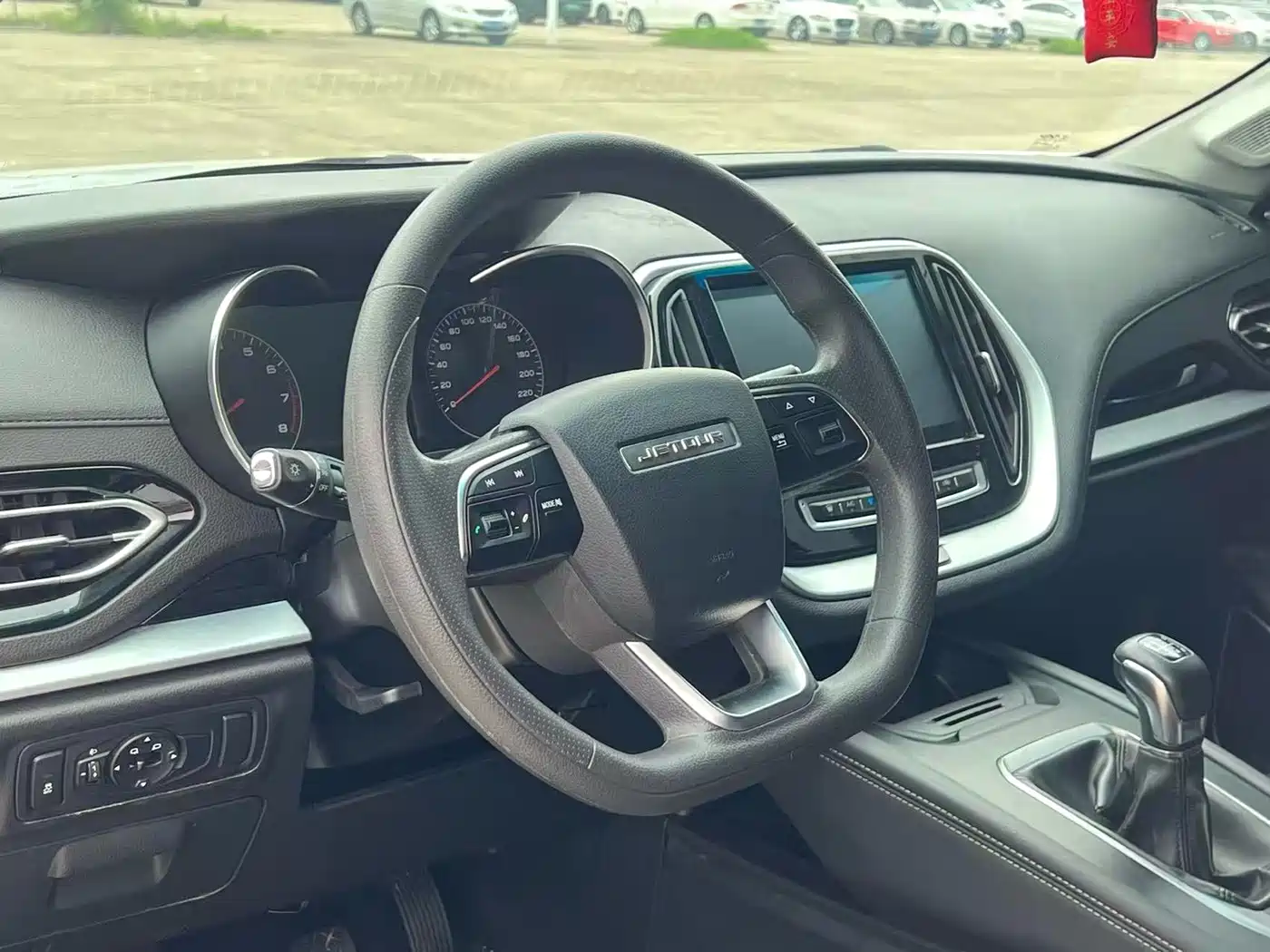 Jetour X70M 2022 2022 1.5T Manual Avant-garde Partner 7-seater