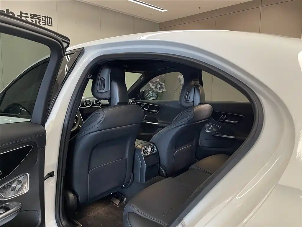 Фото 27 - Mercedes-Benz C-Class
