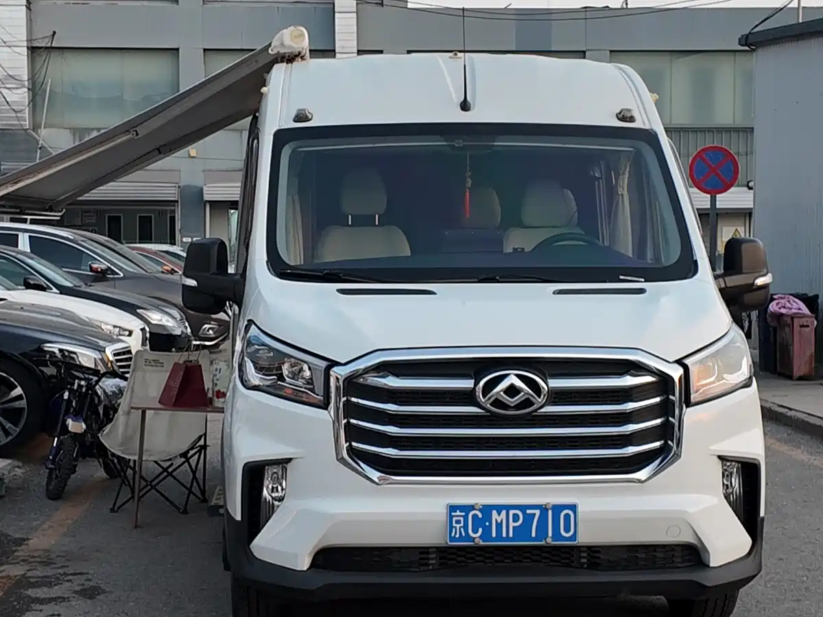 SAIC Maxus MAXUS V90 RV 2021 2.0T Travel Home V90 Self-Contained Class B RV Luxury Transverse Bed фото 2