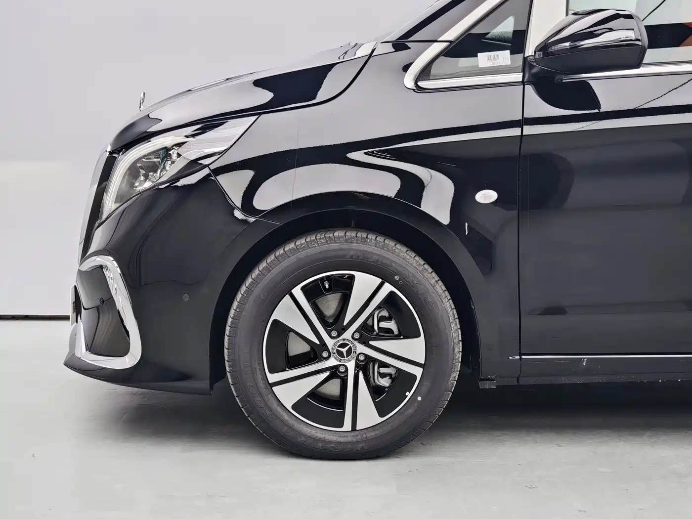 Mercedes-Benz Vito 2024 2.0T Business 7-Seater фото 5