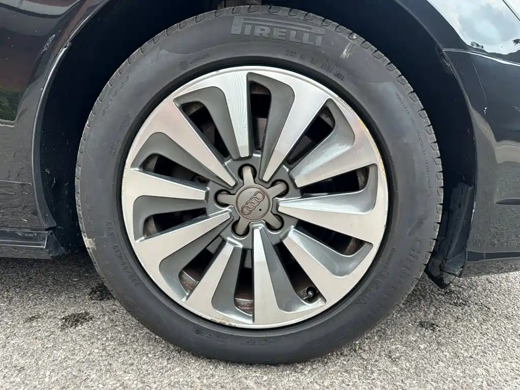 Фото 21 - Audi A6L