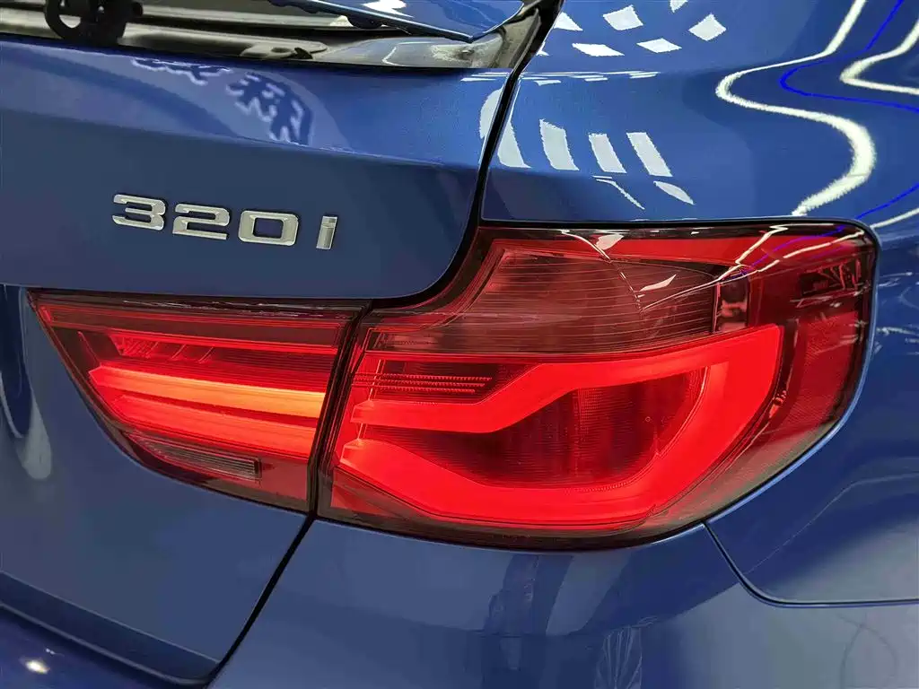 BMW 3 Series GT 2018 320i M Sport фото 8