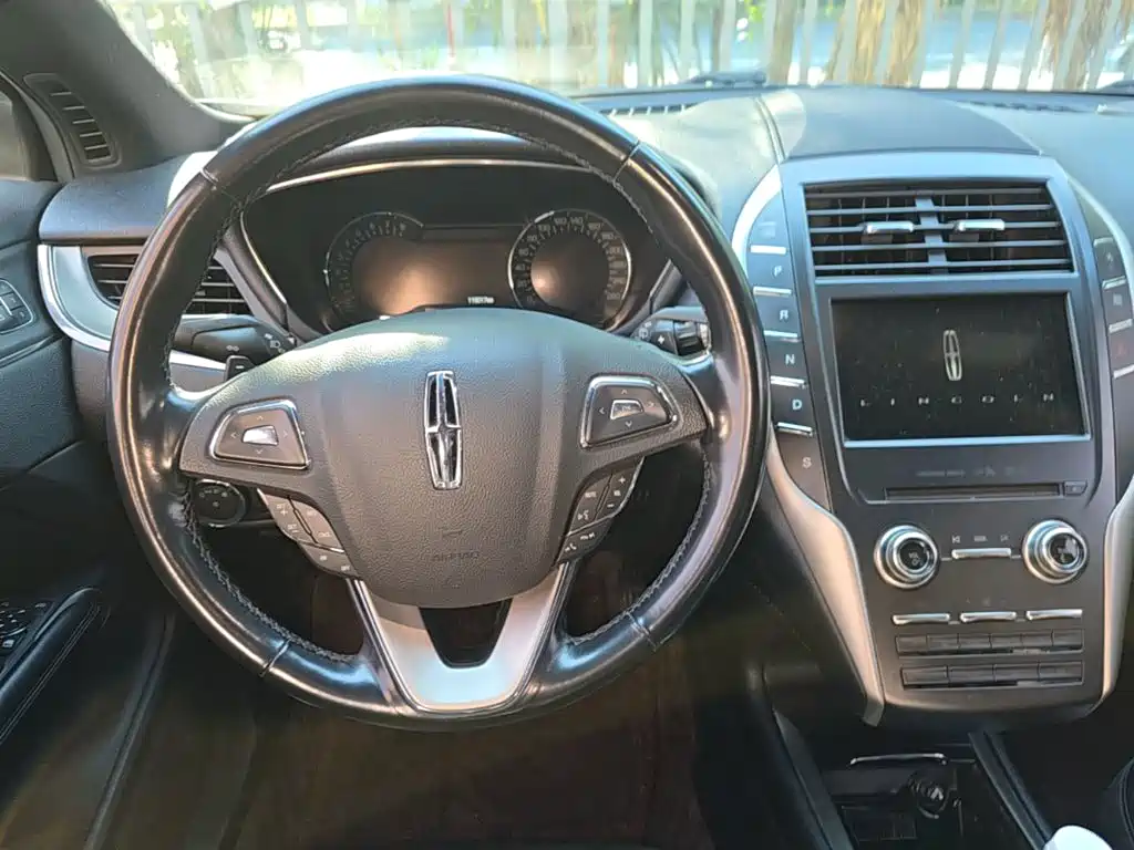 Фото 11 - Lincoln MKC