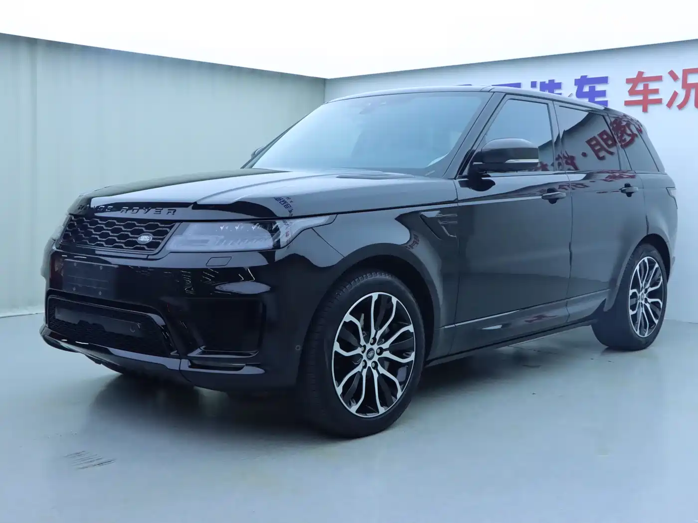 Land Rover Range Rover Sport 2022 3.0 L6 Gloss Black Edition