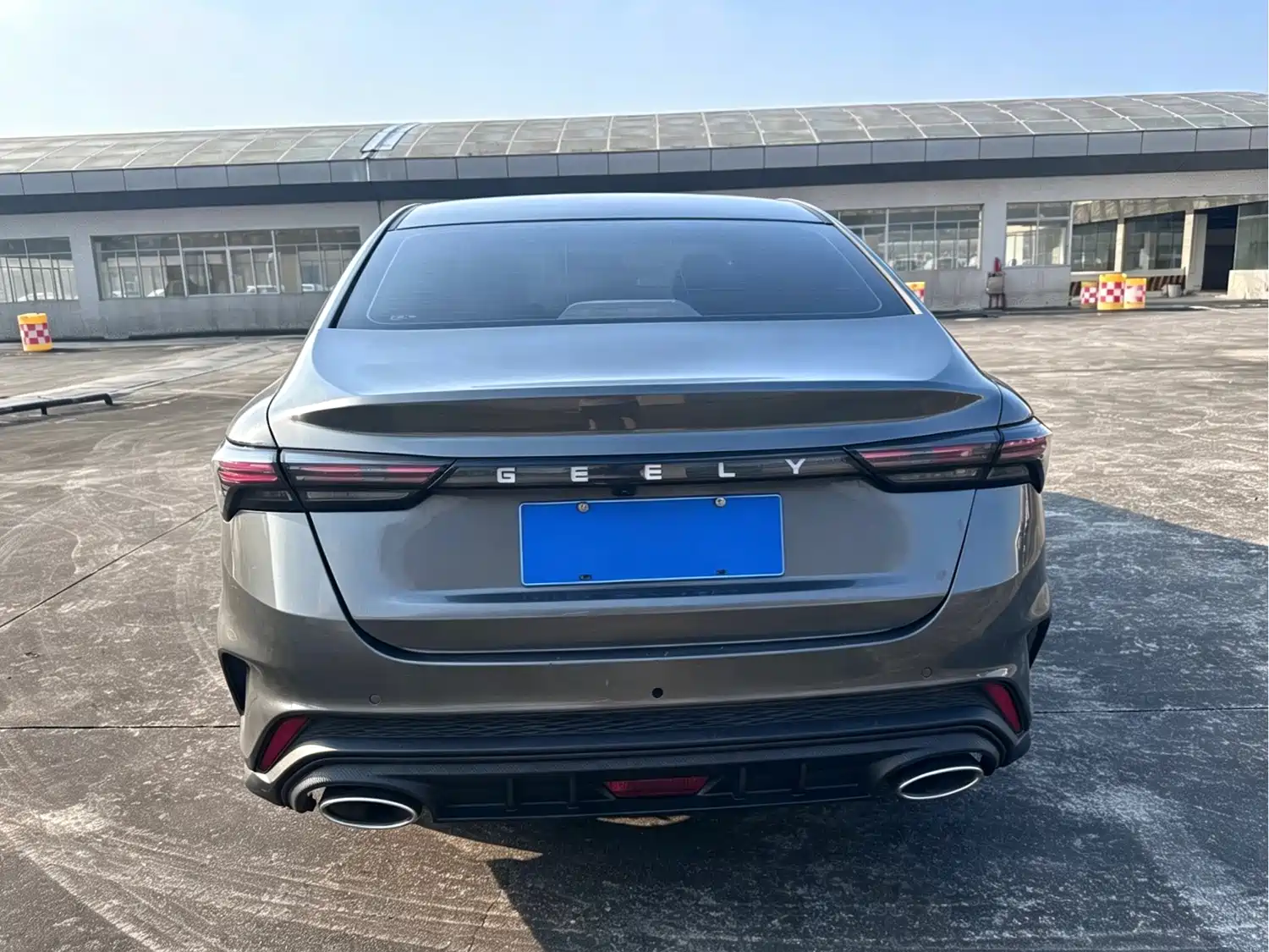 Фото 10 - Geely Binrui