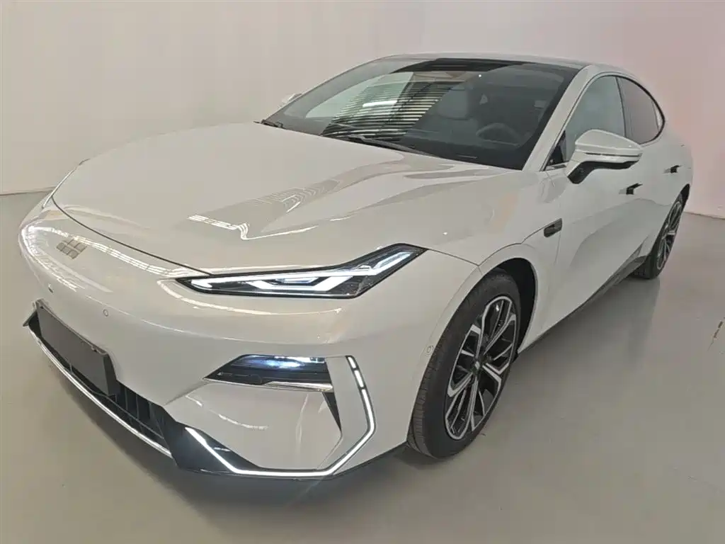 Geely Galaxy E8 2025 700km Long Voyage Smart Drive Edition