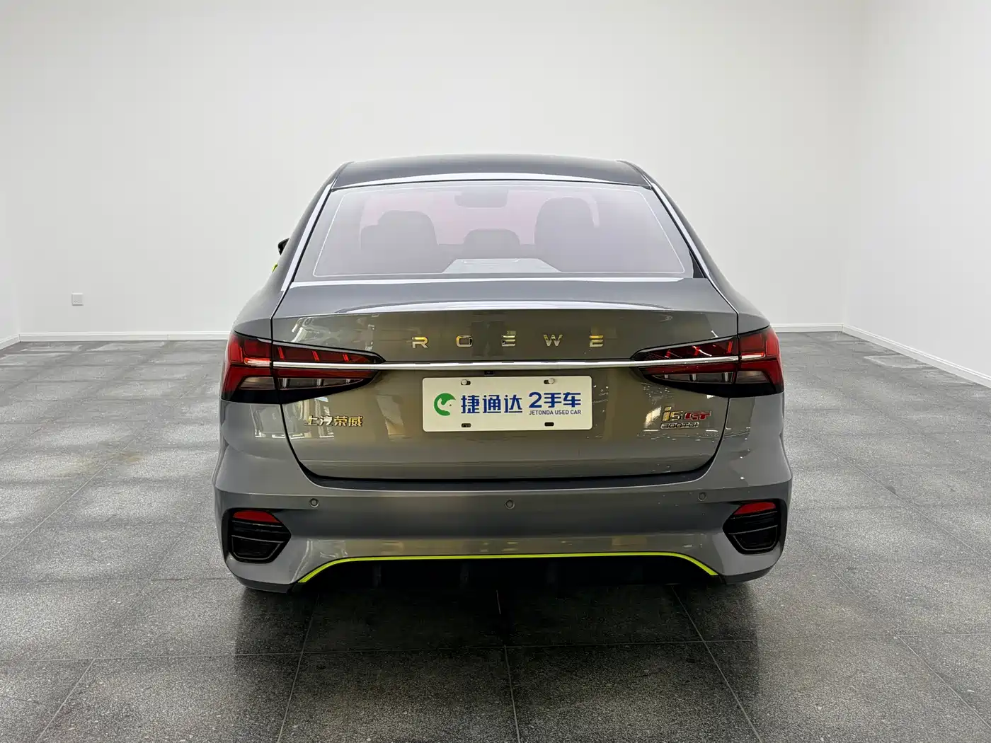 Фото 14 - Roewe i5