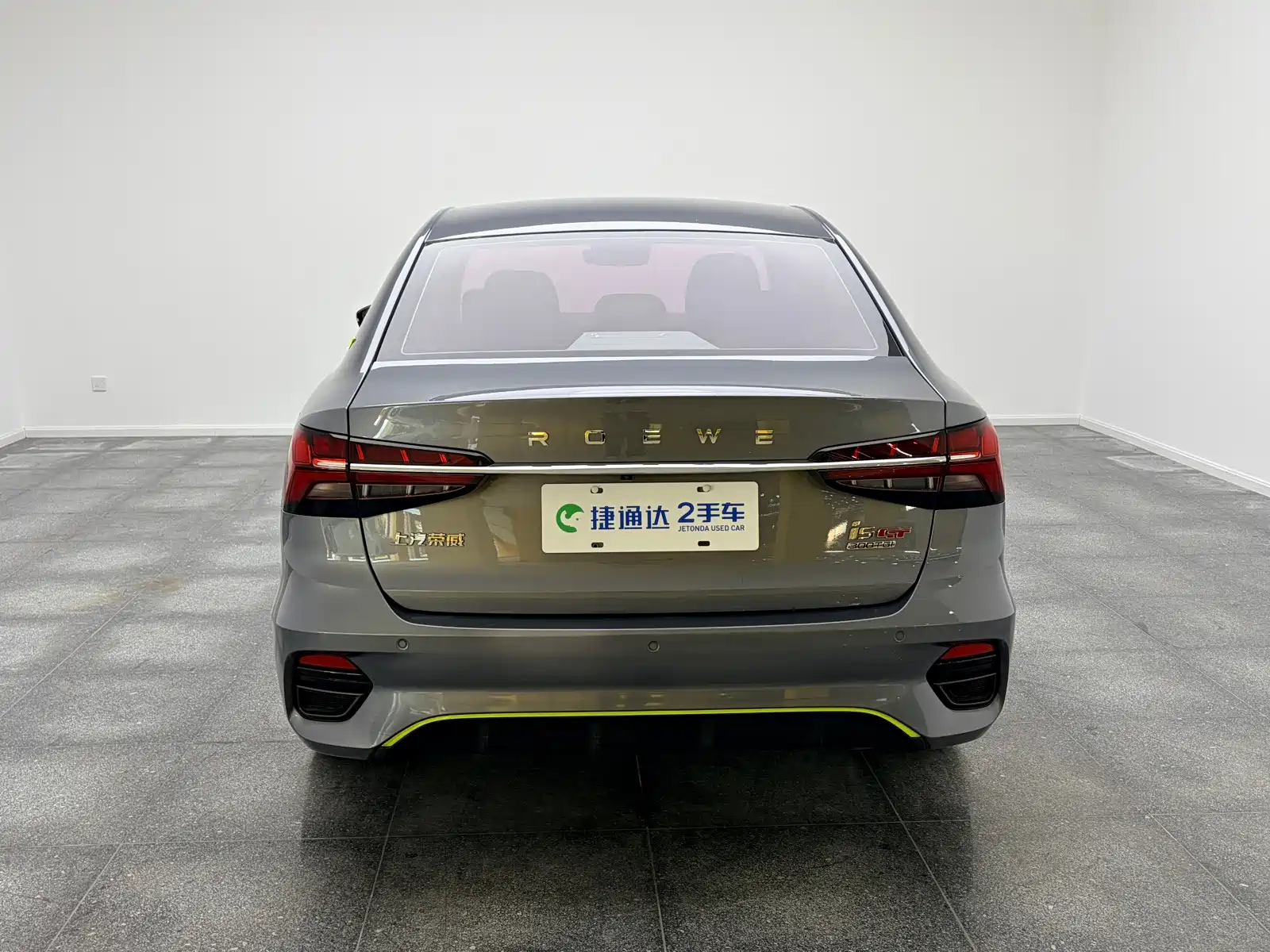 Фото 14 - Roewe i5
