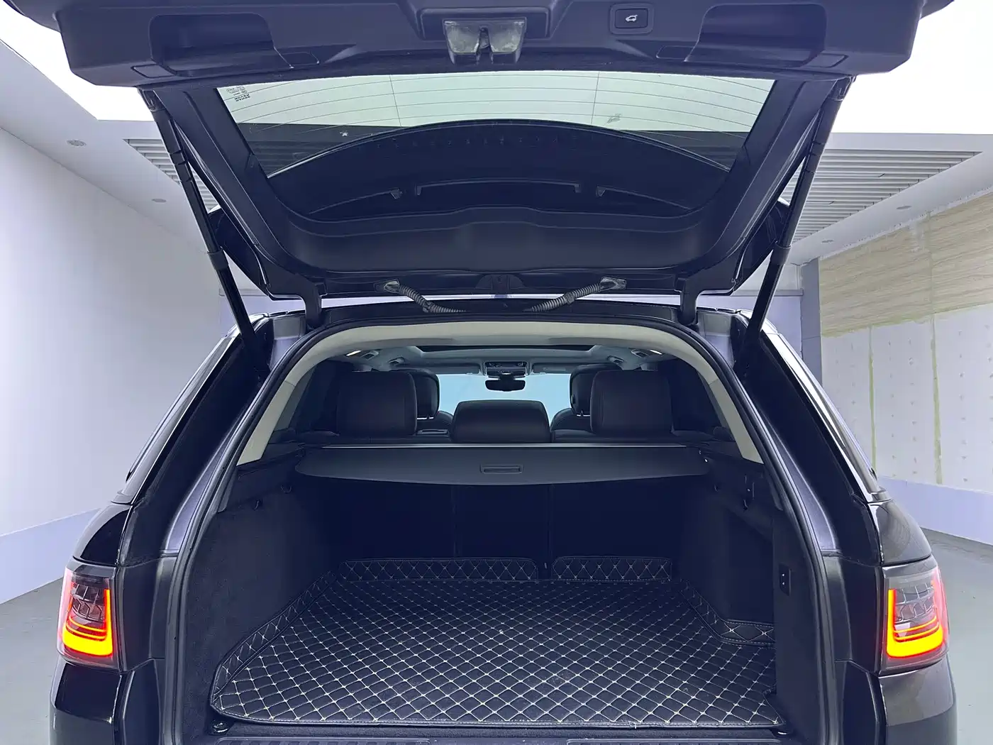 Land Rover Range Rover Sport 2019 3.0 SC V6 Special Edition фото 15