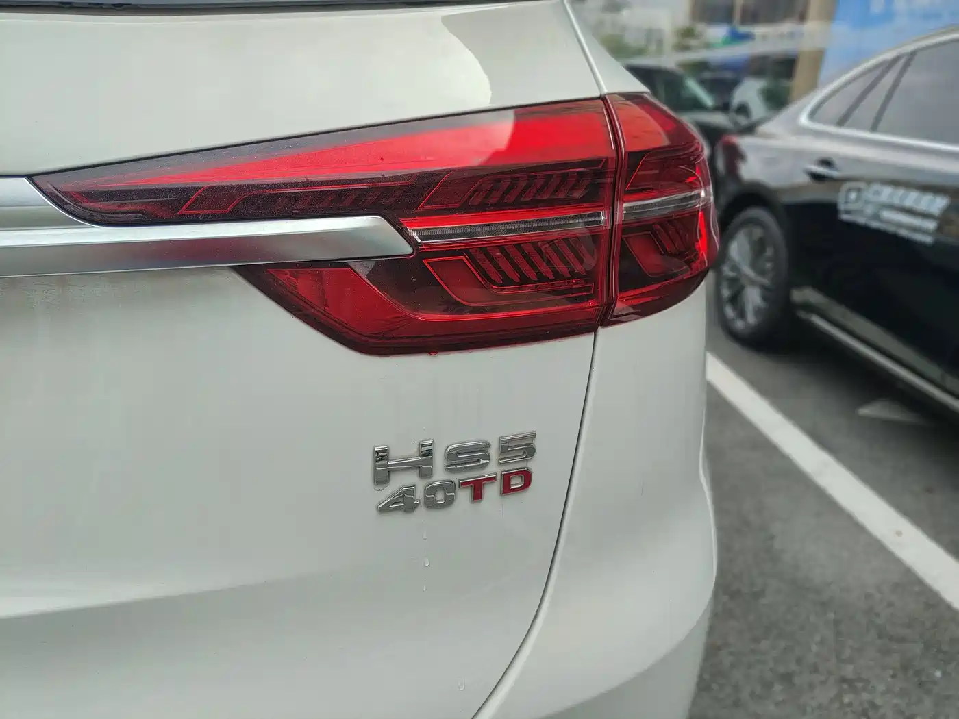 Фото 10 - Hongqi HS5