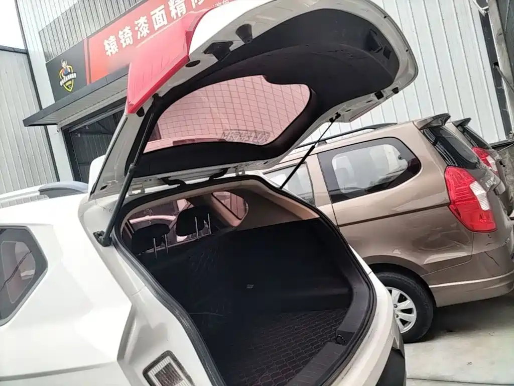 Baojun 560 2016 2016 1.8L iAMT Luxury