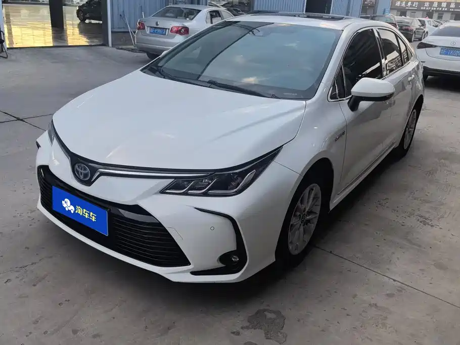 Фото 1 - Toyota Corolla