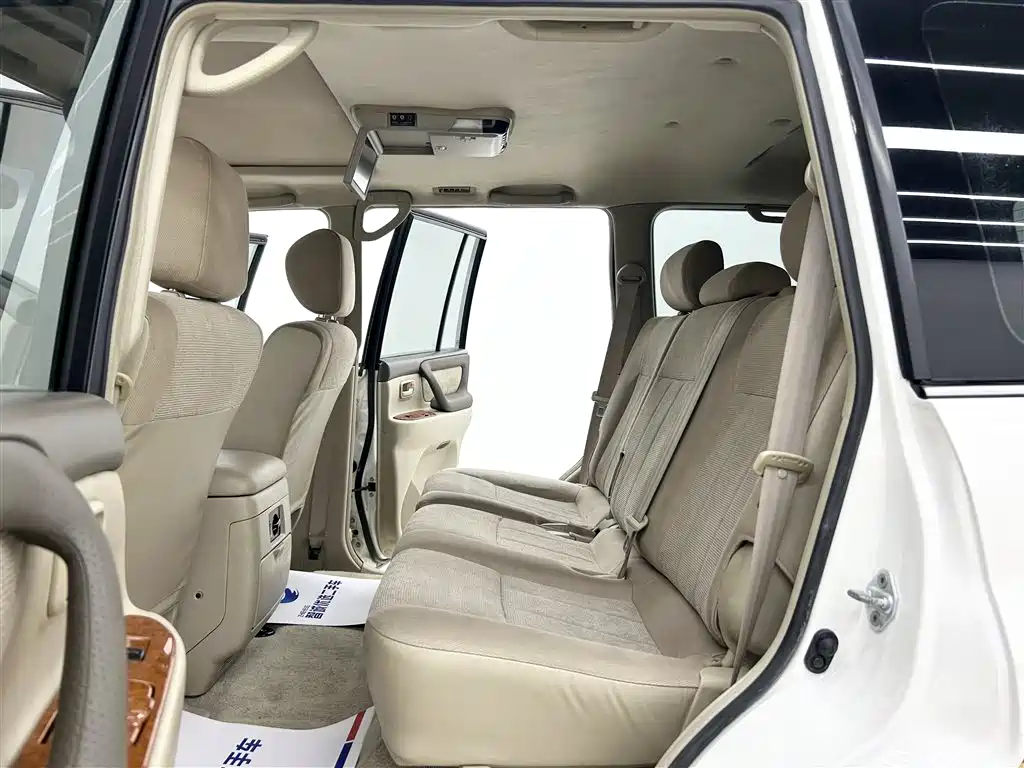 Toyota Land Cruiser 2005 Model 4.7L Automatic GX-R Luxury DVD Edition фото 6