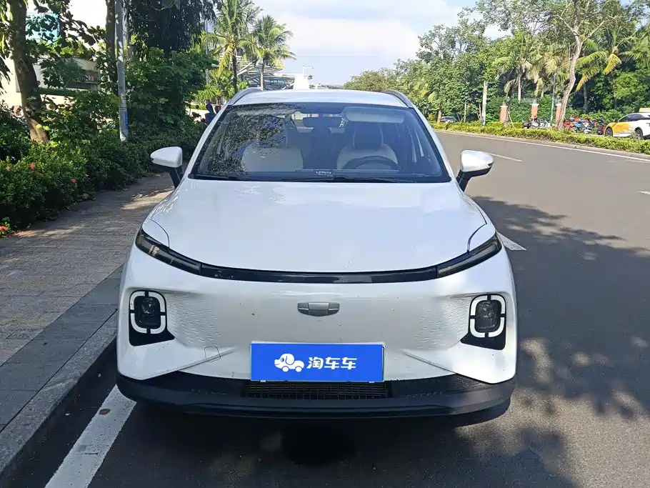 Фото 2 - Geely Geometry E Firefly