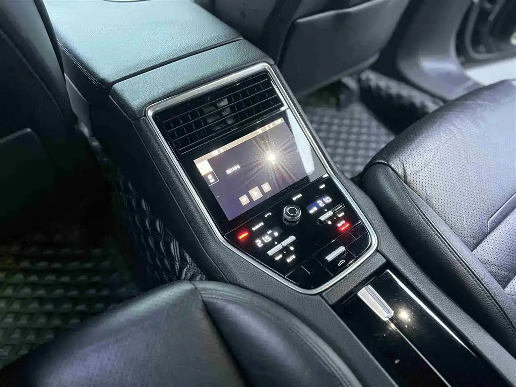 PORSCHE PANAMERA NEW ENERGY