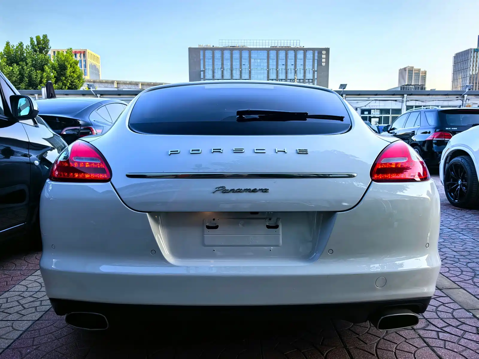 صورة 12 - Porsche Panamera