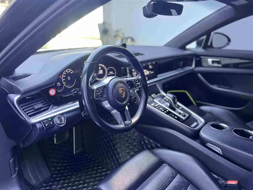 PORSCHE PANAMERA NEW ENERGY