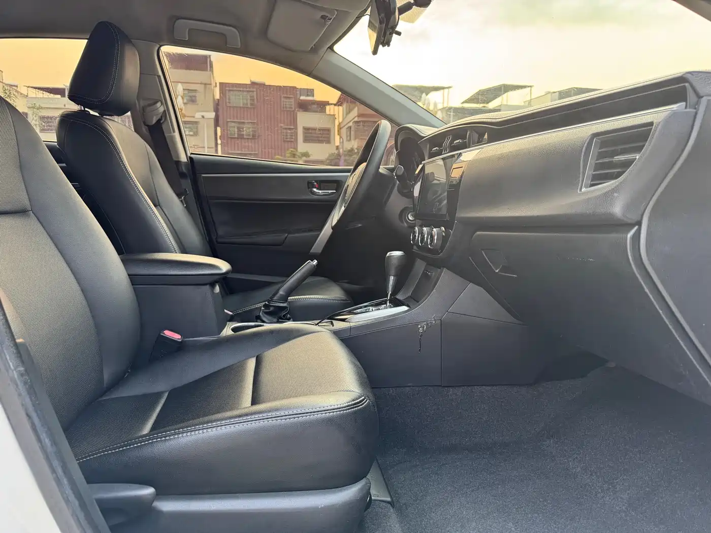 Toyota Corolla 2014 1.6L CVT GL фото 12