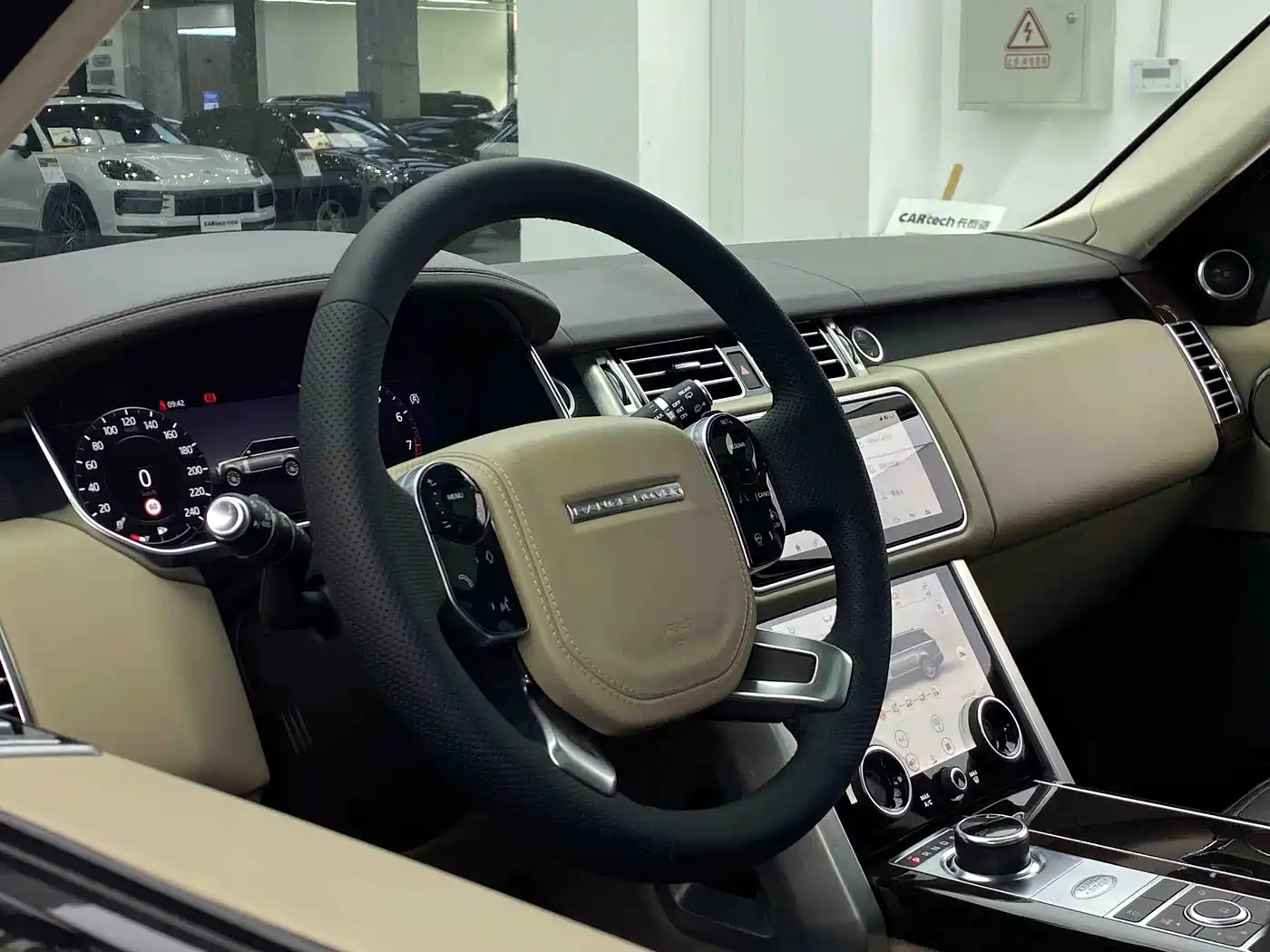 Фото 27 - Land Rover Range Rover