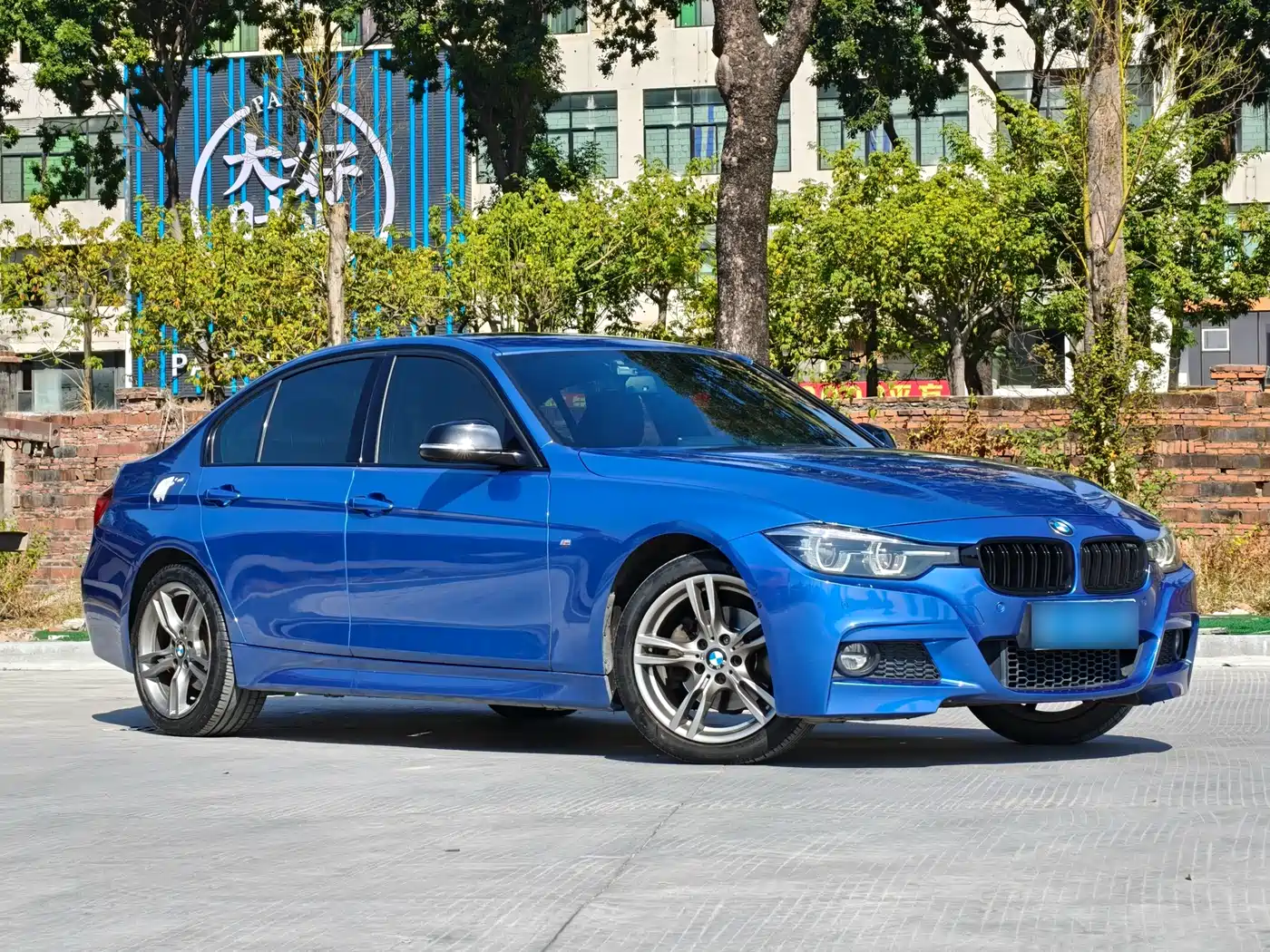 BMW 3 SERIES