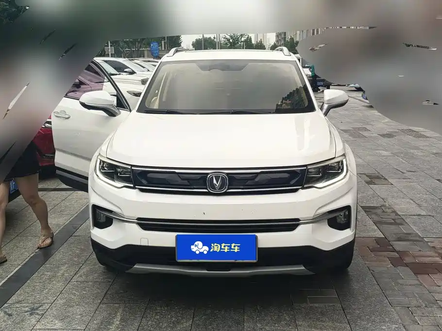 Changan CS35 PLUS 2018 2018 1.6L Automatic Cool Connect China V