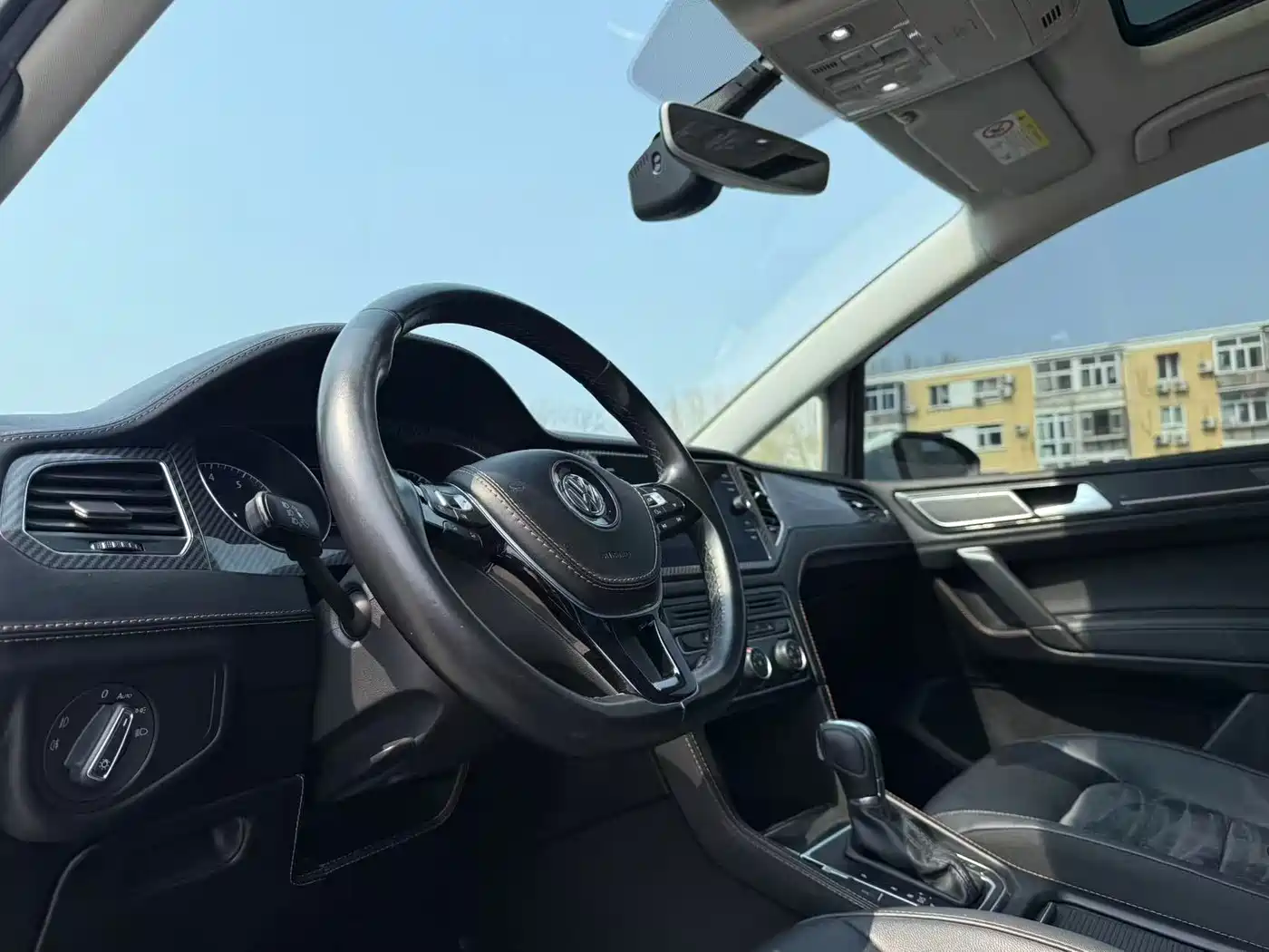 Volkswagen Golf Sportsvan 2018 230TSI Automatic Luxury фото 9