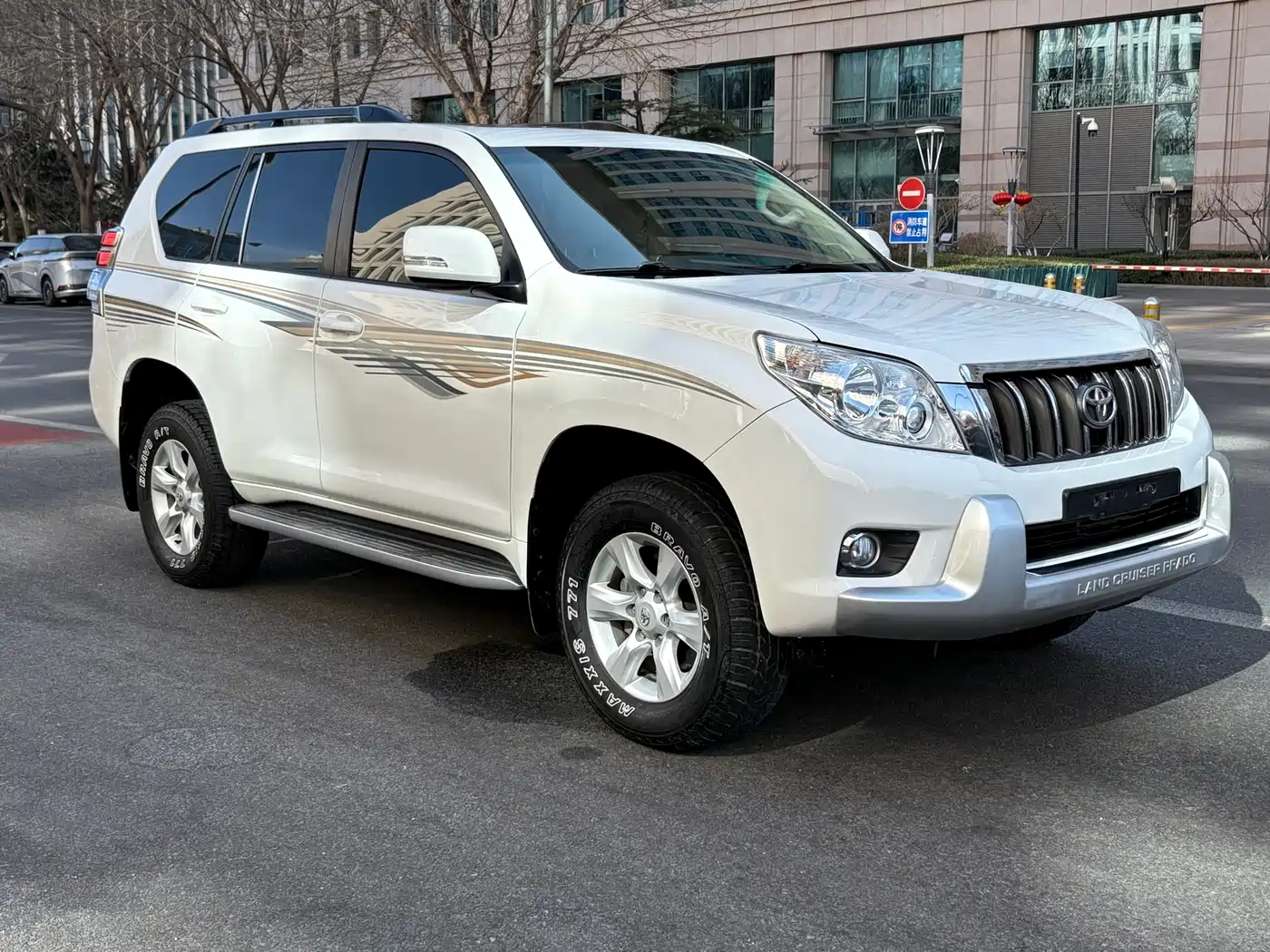 Toyota Prado 2010 4.0L Automatic TX-L фото 3