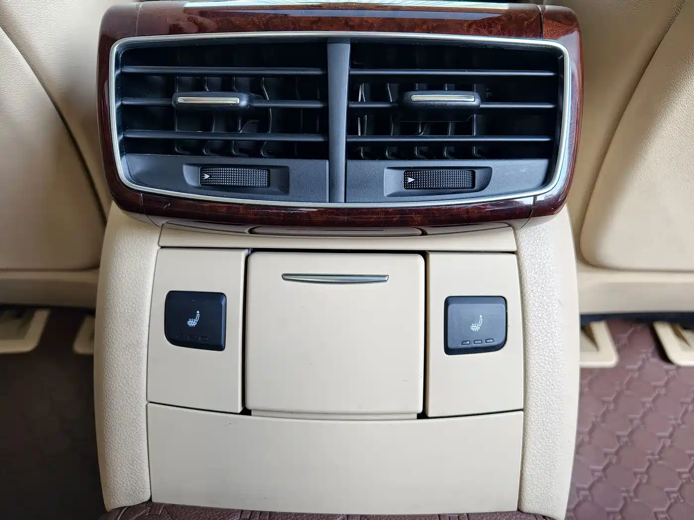 Фото 22 - Audi A8