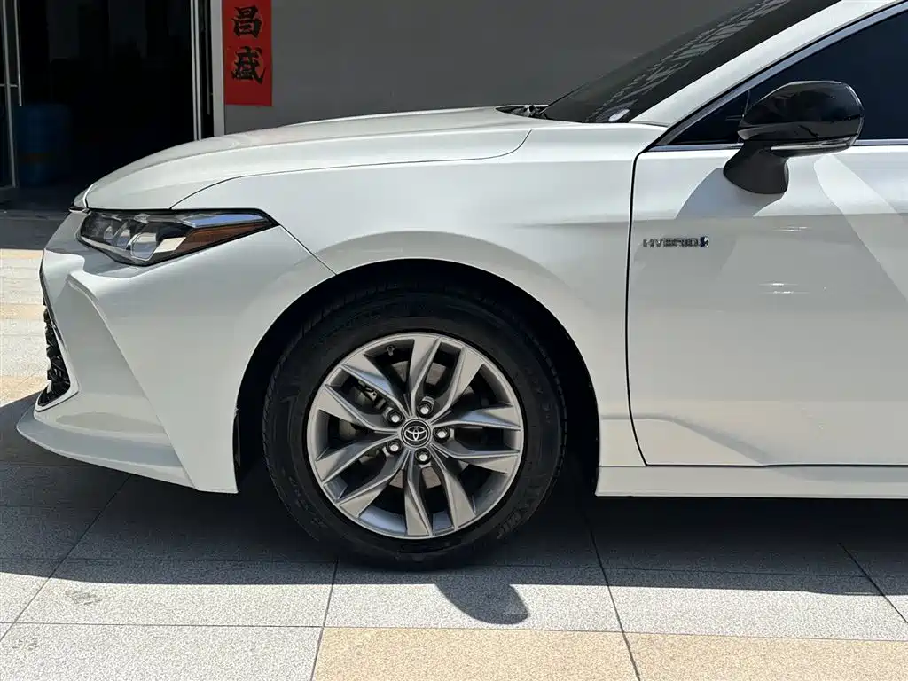 Toyota Avalon 2019 Hybrid 2.5L Luxury Edition China VI фото 22
