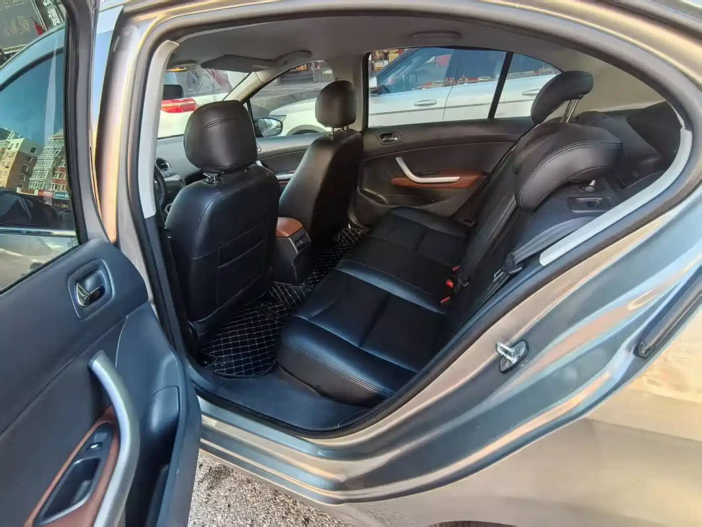 Peugeot 408 2011 2.0L Automatic Luxury Edition фото 9