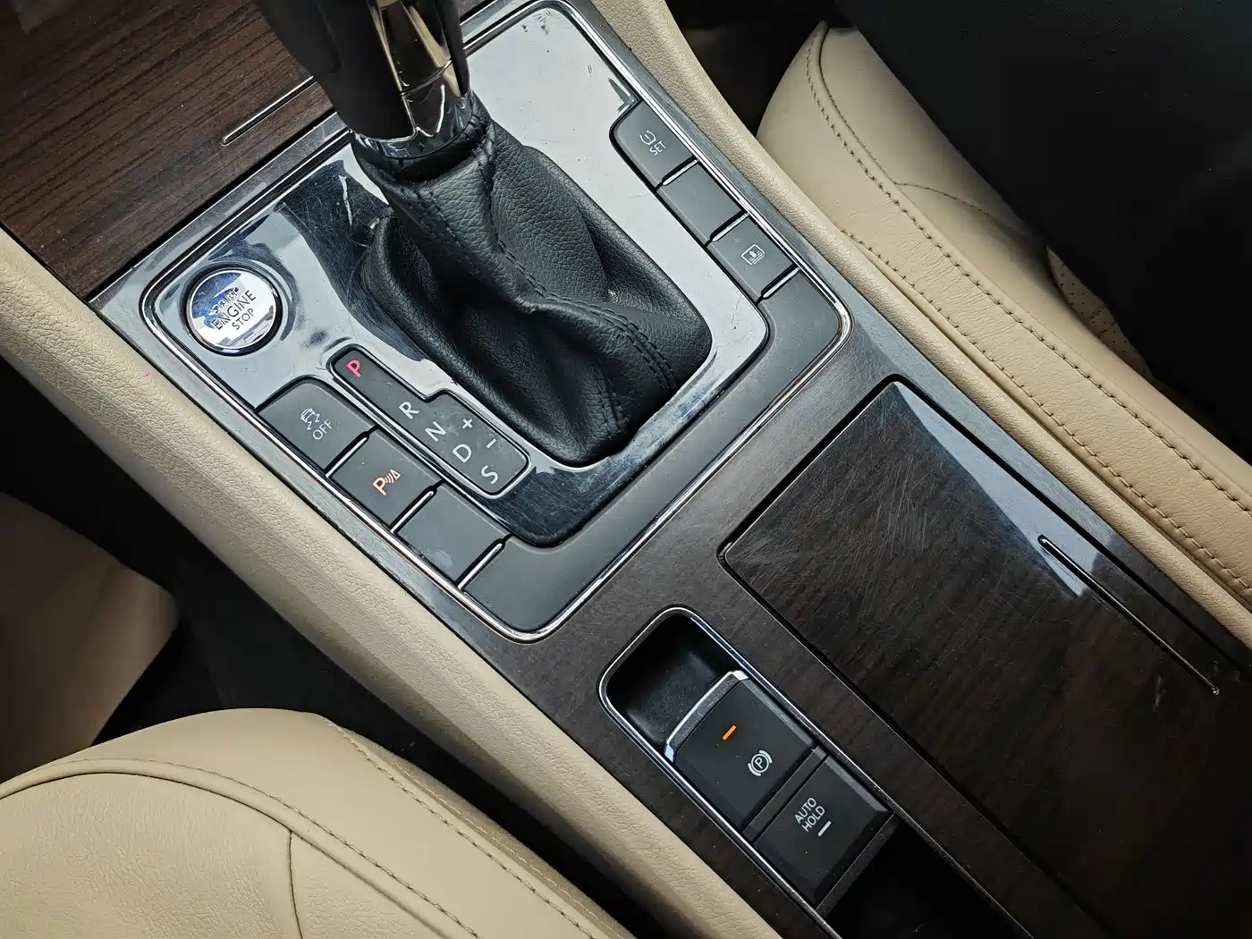 Volkswagen Passat 2015 2.0TSI DSG Prestige Edition фото 12