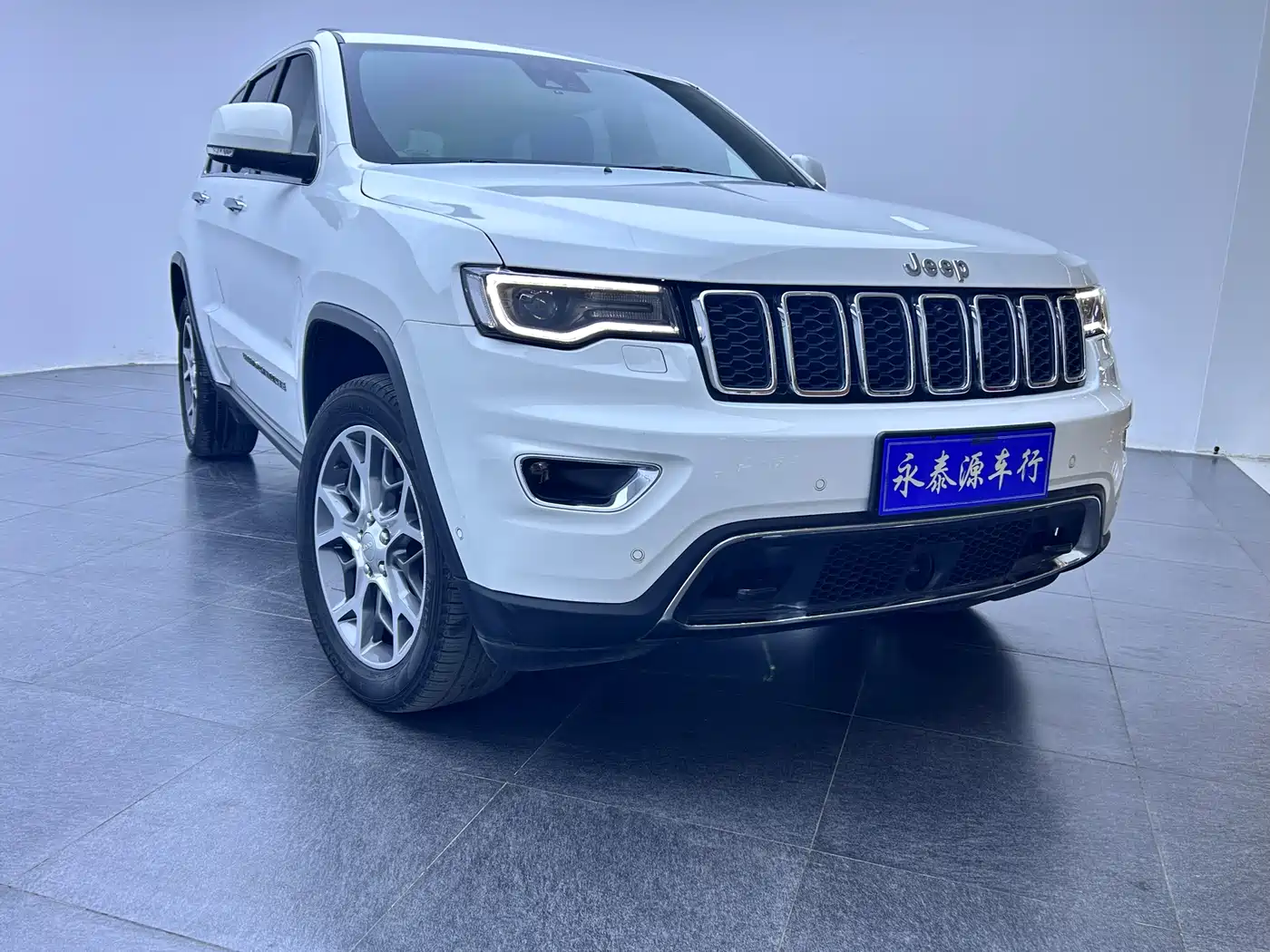 JEEP GRAND CHEROKEE