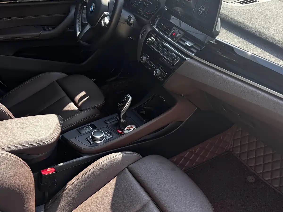 BMW X1 2021 sDrive25Li Leading фото 10