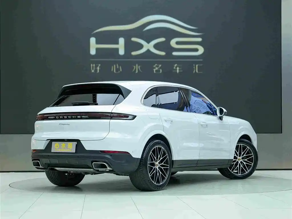Photo 4 - Porsche Cayenne