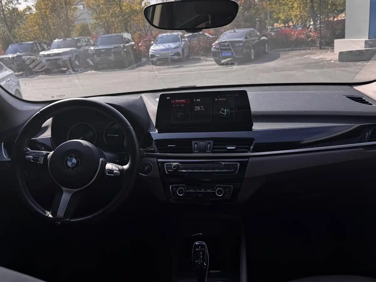 BMW X1 2021 sDrive25Li Leading фото 5