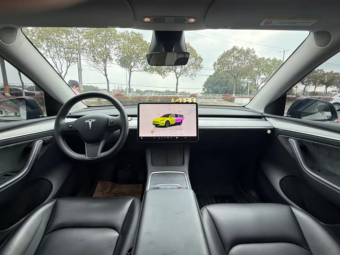 TESLA MODEL Y