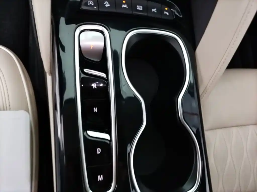 Фото 14 - Buick Envision Plus