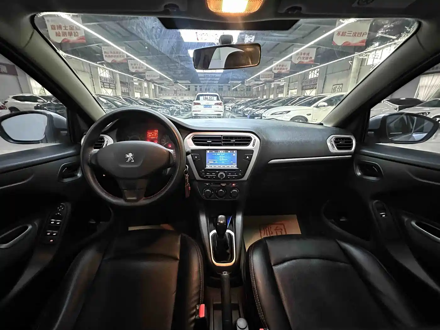 Peugeot 301 2015 2014 1.6L Manual Comfort Edition