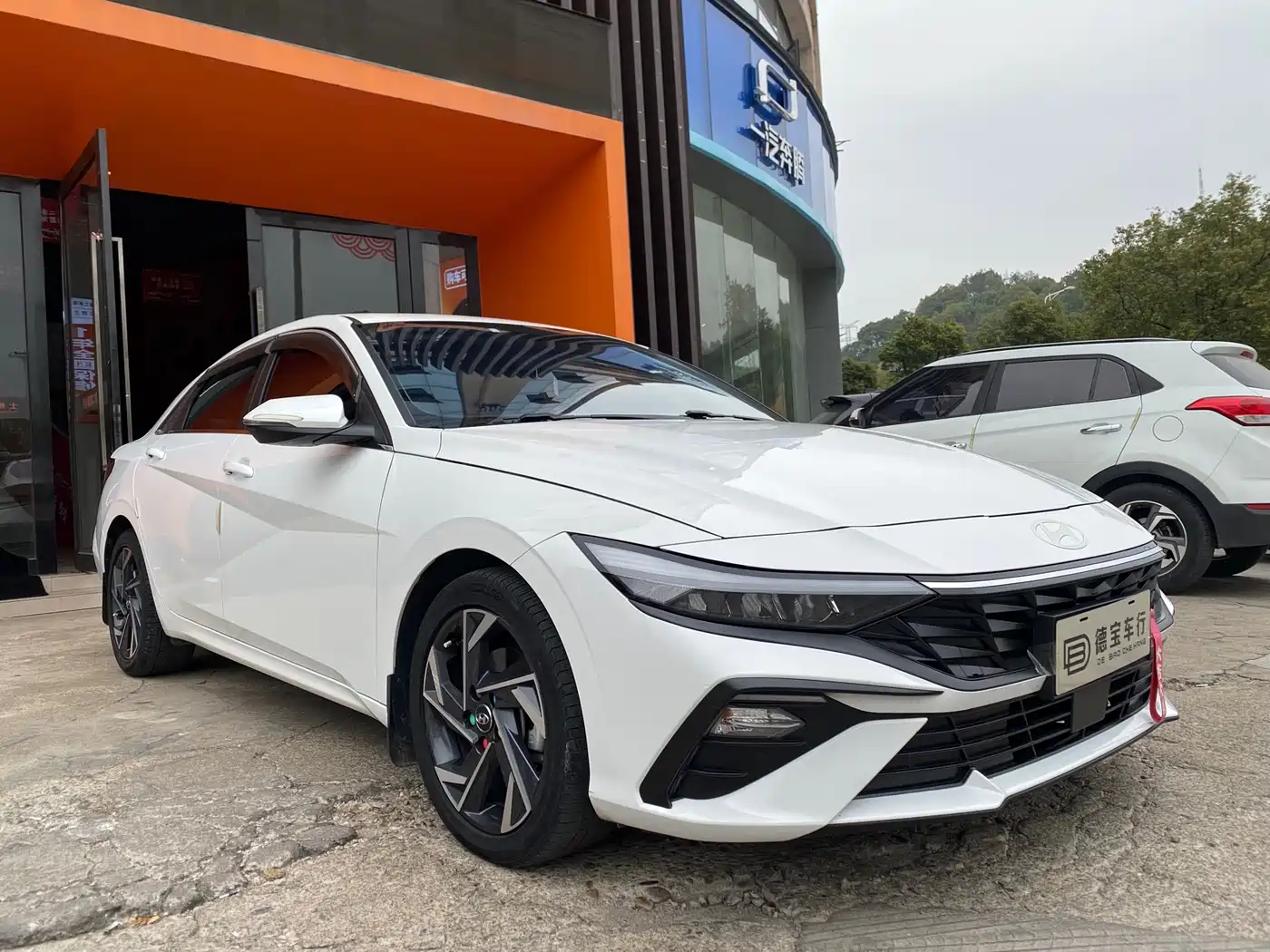 Hyundai Elantra 2023 1.5L CVT GLX Elite Edition фото 3