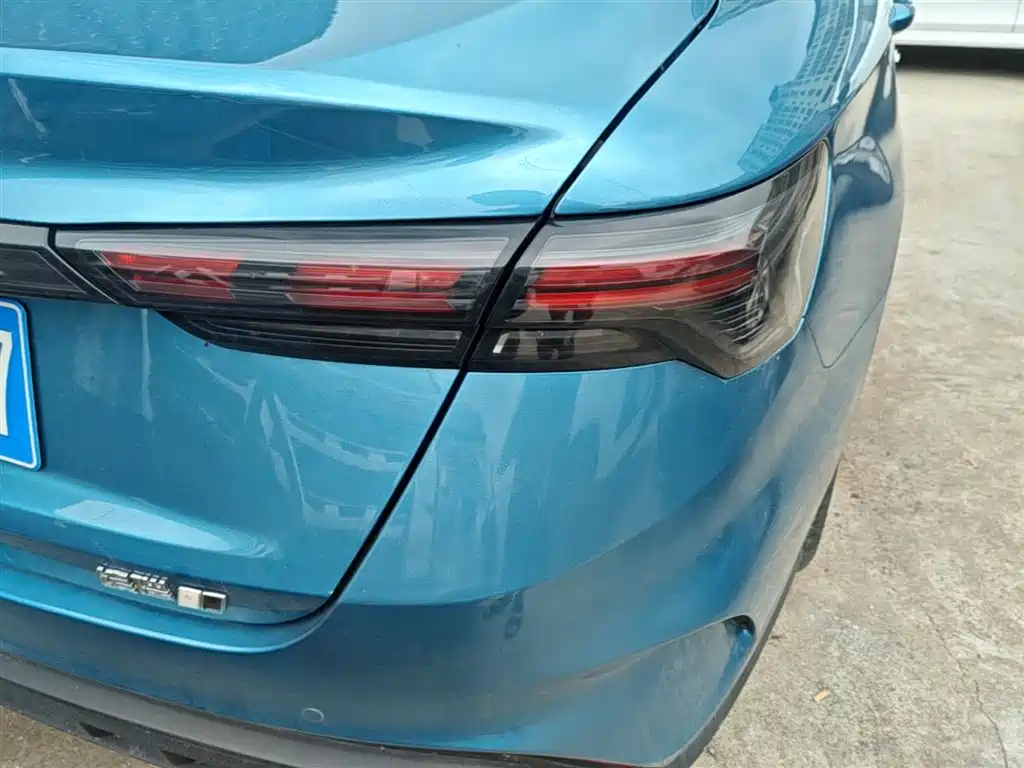 Фото 8 - Geely Binrui