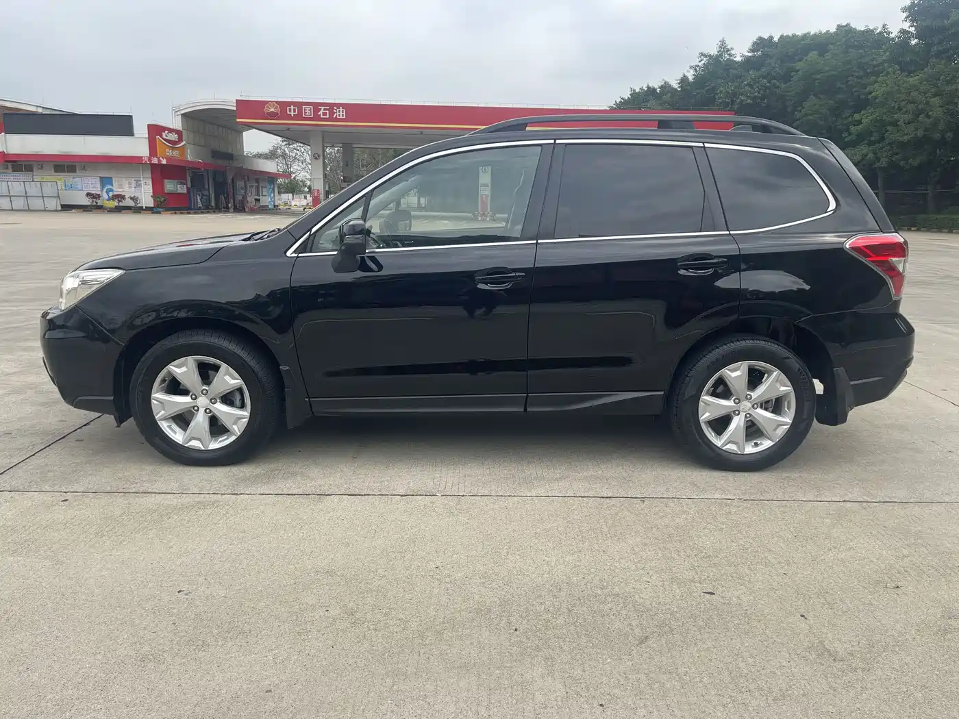Subaru Forester 2013 2.5i Automatic Luxury Edition фото 4