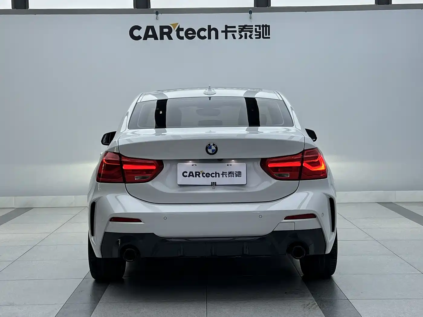 BMW 1 Series 2021 120i M Sport Shadow Edition фото 6