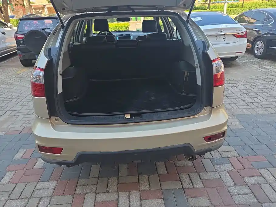 BYD S6 2014 2014 Model 2.0L Manual Luxury 5-Seater